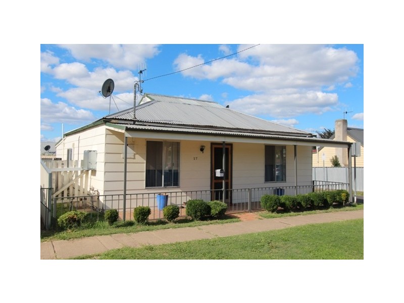 27 Lambert Street, Bathurst NSW 2795