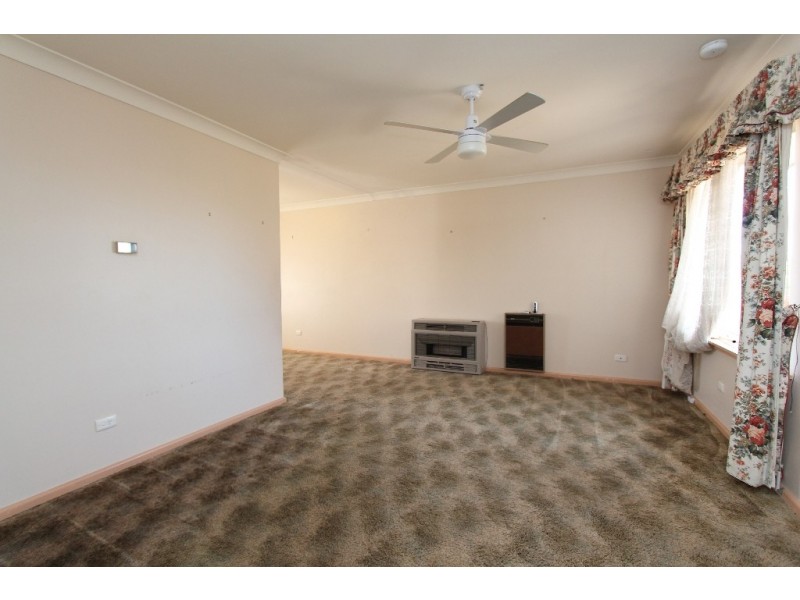 63 College Road, Bathurst NSW 2795