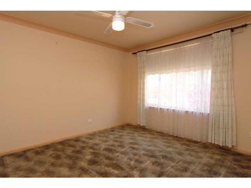 63 College Road, Bathurst NSW 2795