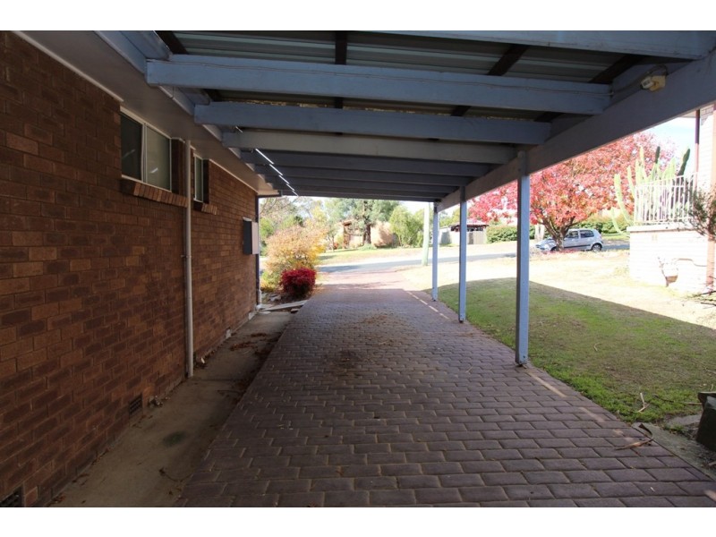 63 College Road, Bathurst NSW 2795