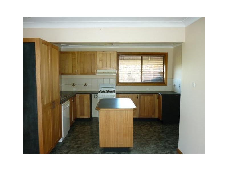 5 Bassett Drive, Bathurst NSW 2795