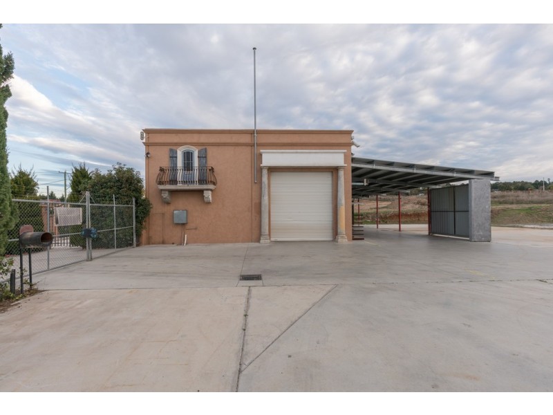 9 Lombard Drive, Bathurst NSW 2795