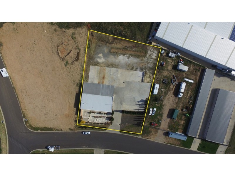 9 Lombard Drive, Bathurst NSW 2795
