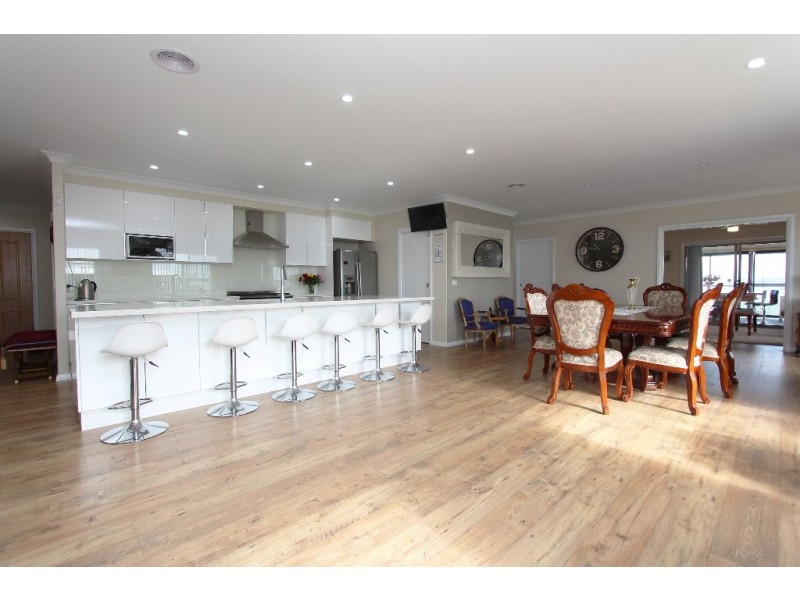 11 Knight Place, Llanarth NSW 2795