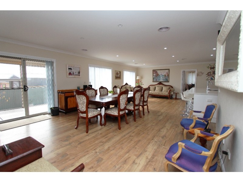 11 Knight Place, Llanarth NSW 2795