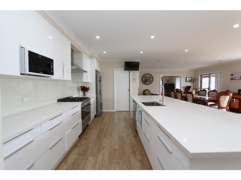 11 Knight Place, Llanarth NSW 2795