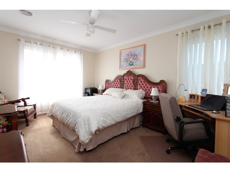 11 Knight Place, Llanarth NSW 2795