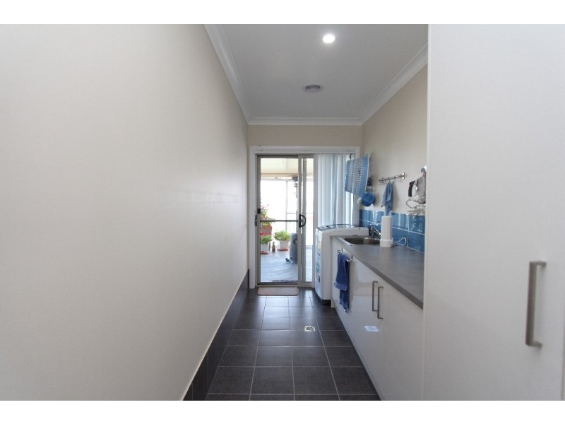 11 Knight Place, Llanarth NSW 2795