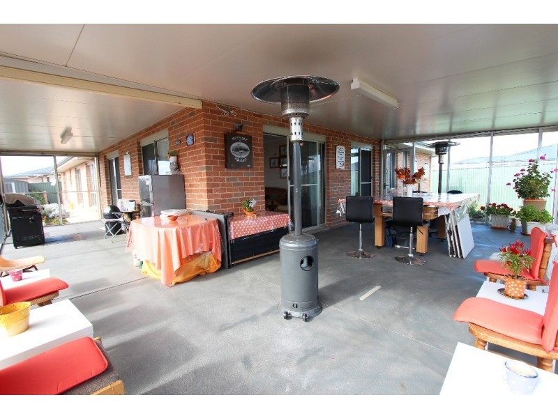 11 Knight Place, Llanarth NSW 2795