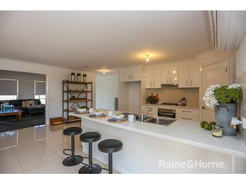 13 Gibsone Drive, Kelso NSW 2795