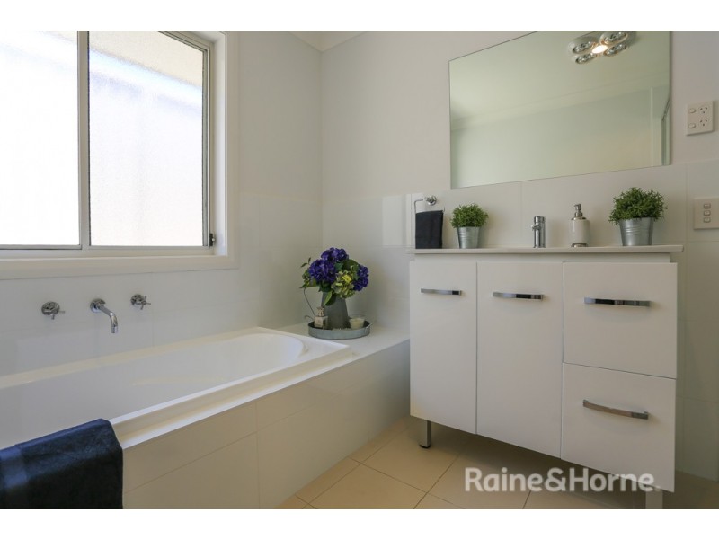 13 Gibsone Drive, Kelso NSW 2795