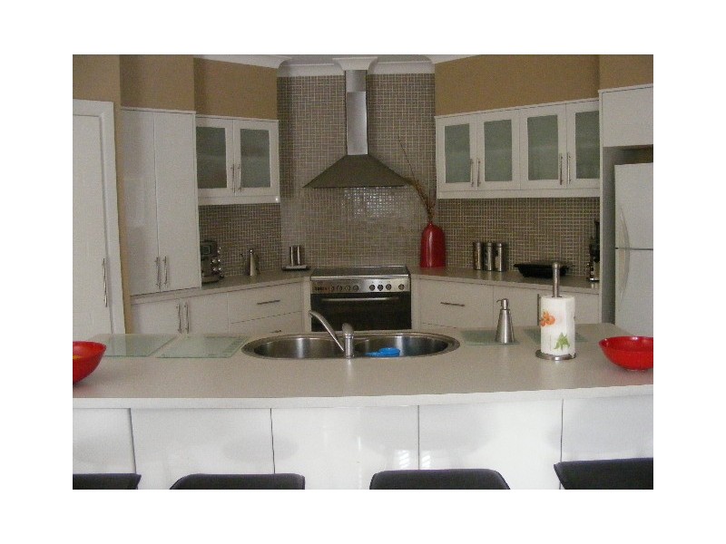 27 James Barnett Dr, Bathurst NSW 2795