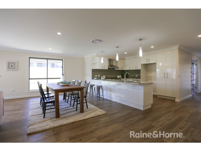 68 Wentworth Drive, Kelso NSW 2795