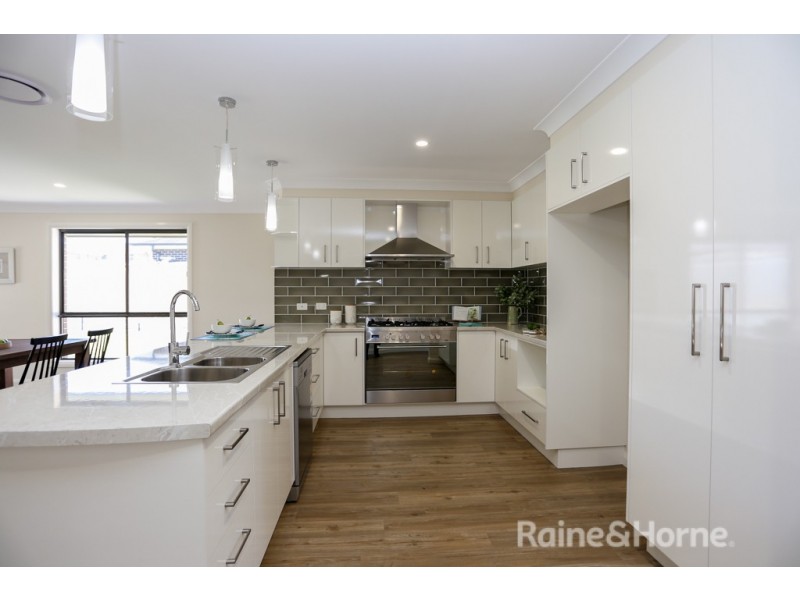 68 Wentworth Drive, Kelso NSW 2795