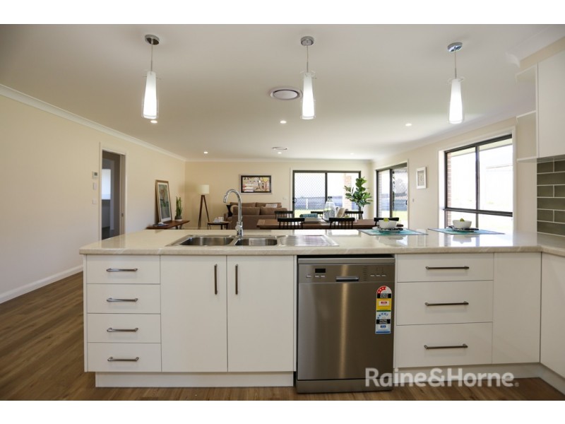 68 Wentworth Drive, Kelso NSW 2795