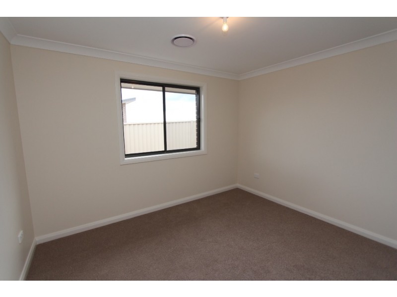 68 Wentworth Drive, Kelso NSW 2795