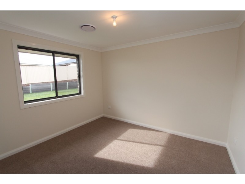 68 Wentworth Drive, Kelso NSW 2795