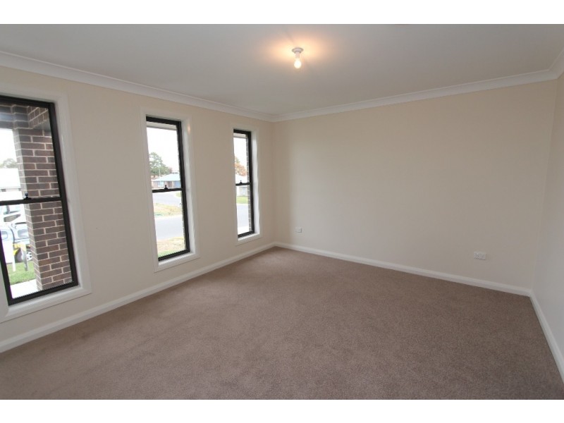 68 Wentworth Drive, Kelso NSW 2795