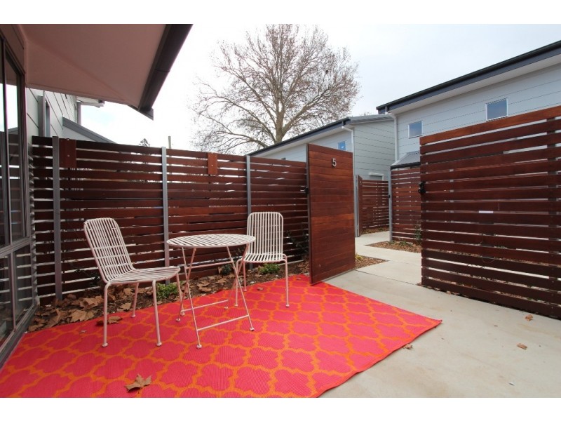 2/94 Havannah Street, Bathurst NSW 2795