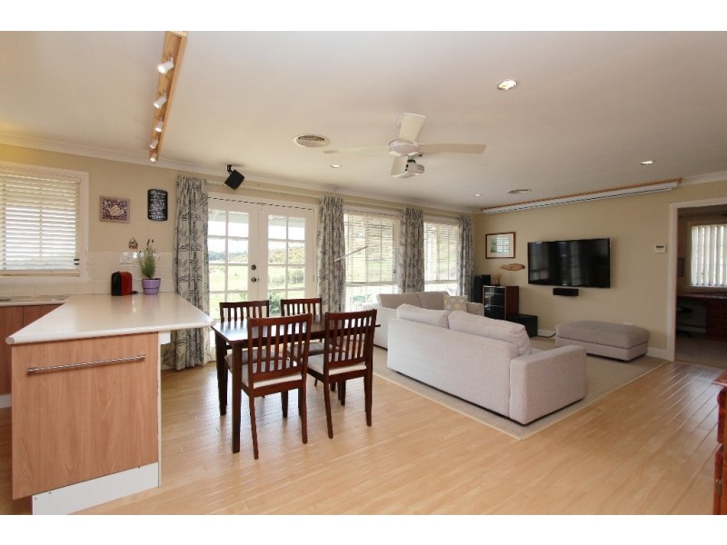 114 Peregrine Rd, Bathurst NSW 2795