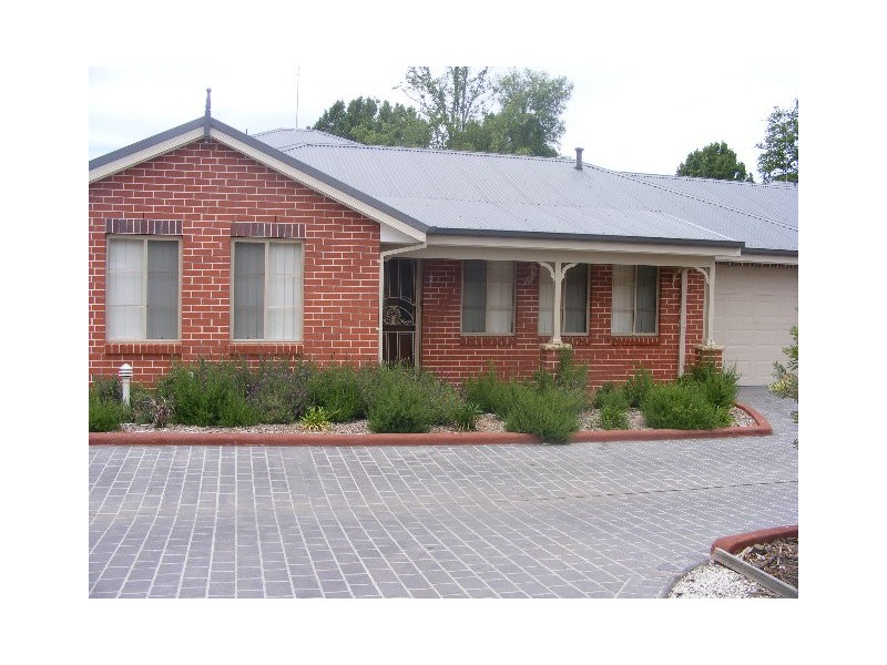 3/128 Howick, Bathurst NSW 2795