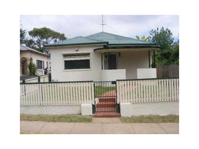 109 Peel, Bathurst NSW 2795