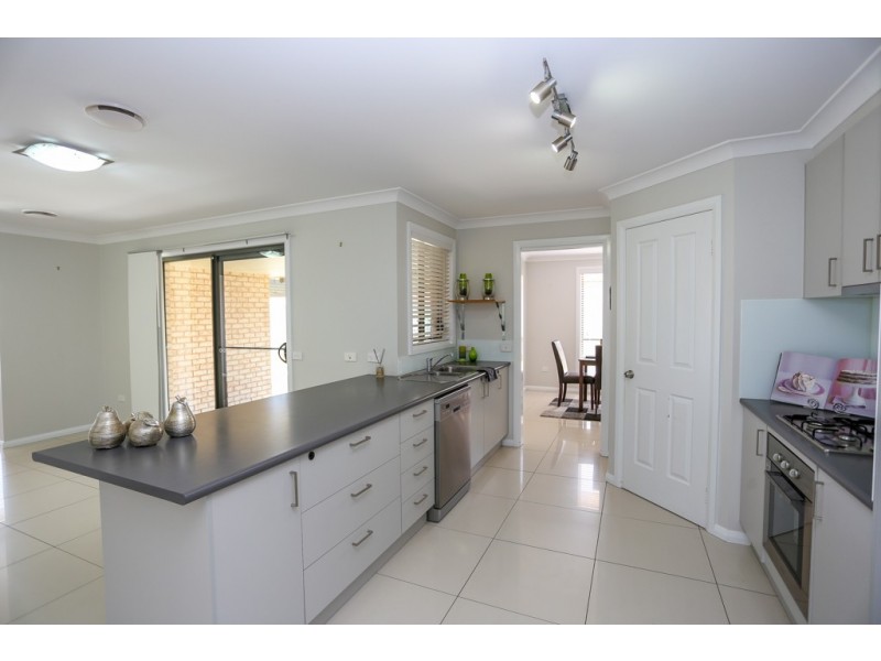 56 Emerald Drive, Kelso NSW 2795