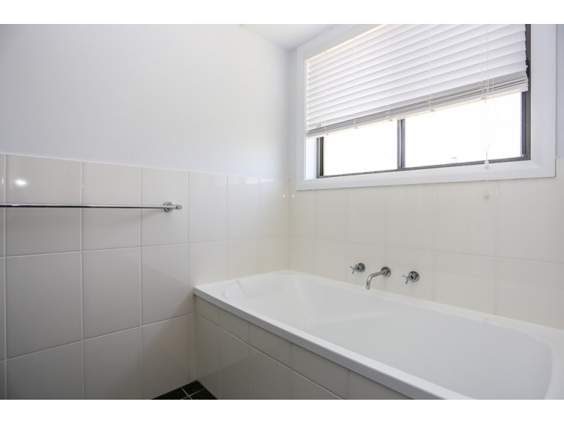 56 Emerald Drive, Kelso NSW 2795