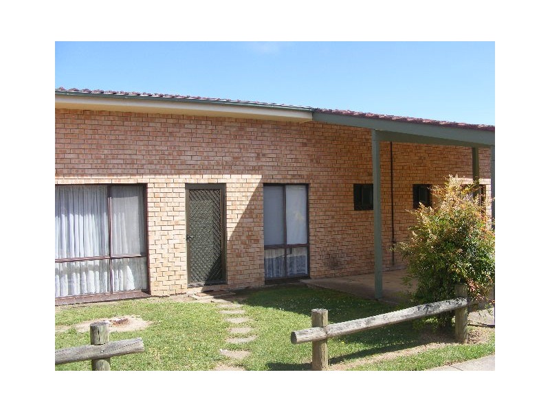2/143 Lambert St, Bathurst NSW 2795