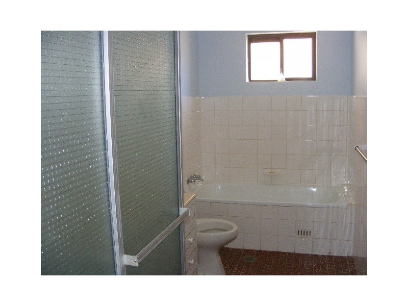 2/143 Lambert St, Bathurst NSW 2795