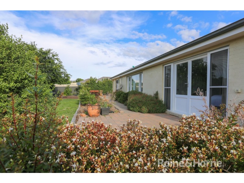 37 Cheviot Drive, Kelso NSW 2795