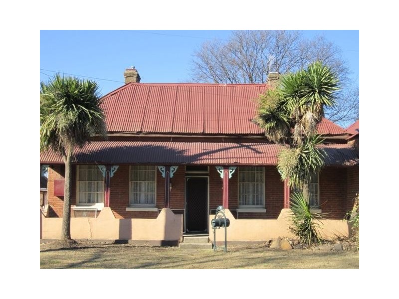 32 Vale Road, Bathurst NSW 2795