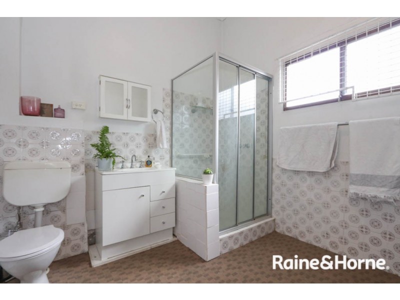 176 Piper Street, Bathurst NSW 2795