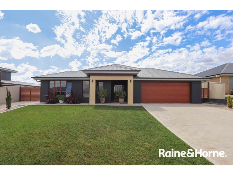 11 Keane Drive, Kelso NSW 2795