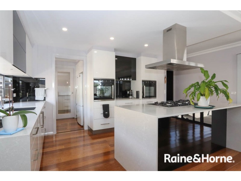 11 Keane Drive, Kelso NSW 2795