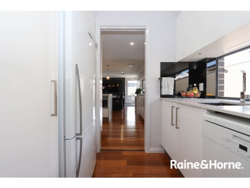 11 Keane Drive, Kelso NSW 2795