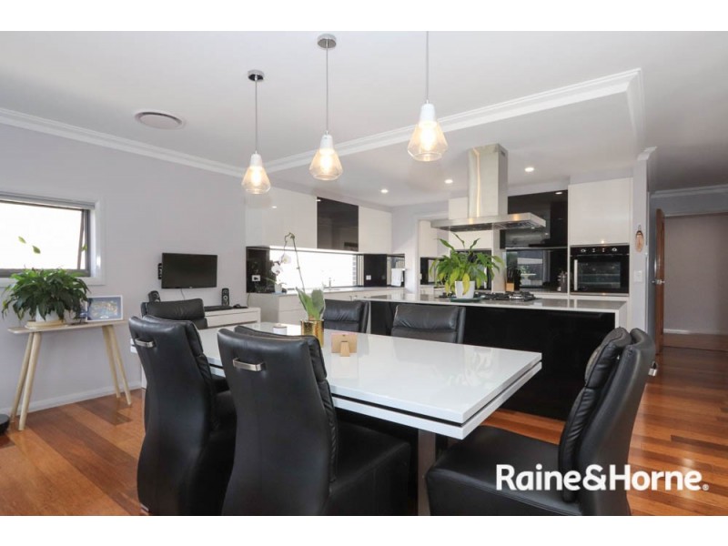11 Keane Drive, Kelso NSW 2795