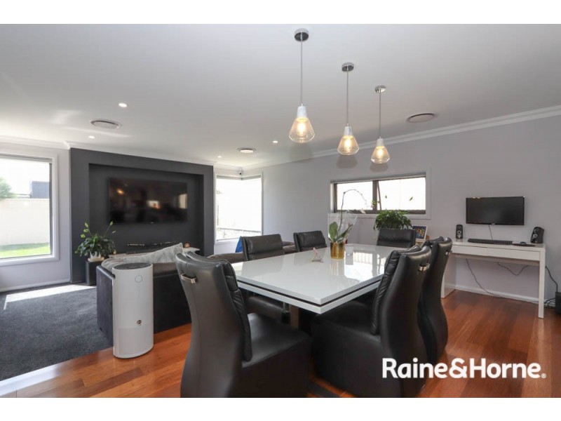11 Keane Drive, Kelso NSW 2795
