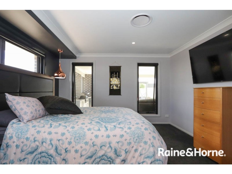 11 Keane Drive, Kelso NSW 2795
