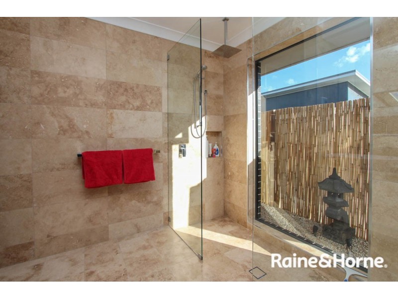 11 Keane Drive, Kelso NSW 2795