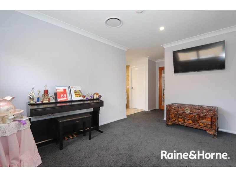 11 Keane Drive, Kelso NSW 2795