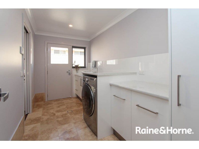 11 Keane Drive, Kelso NSW 2795