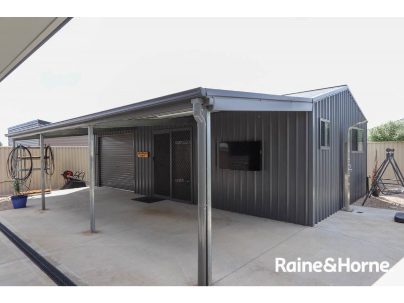 11 Keane Drive, Kelso NSW 2795