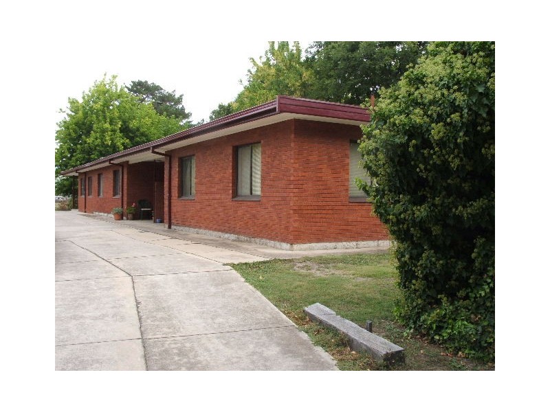 1/36 Seymour, Bathurst NSW 2795