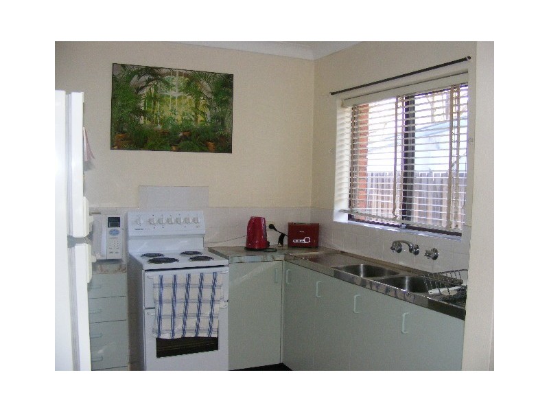 1/36 Seymour, Bathurst NSW 2795