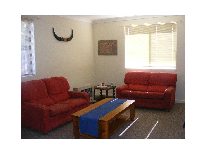 1/36 Seymour, Bathurst NSW 2795