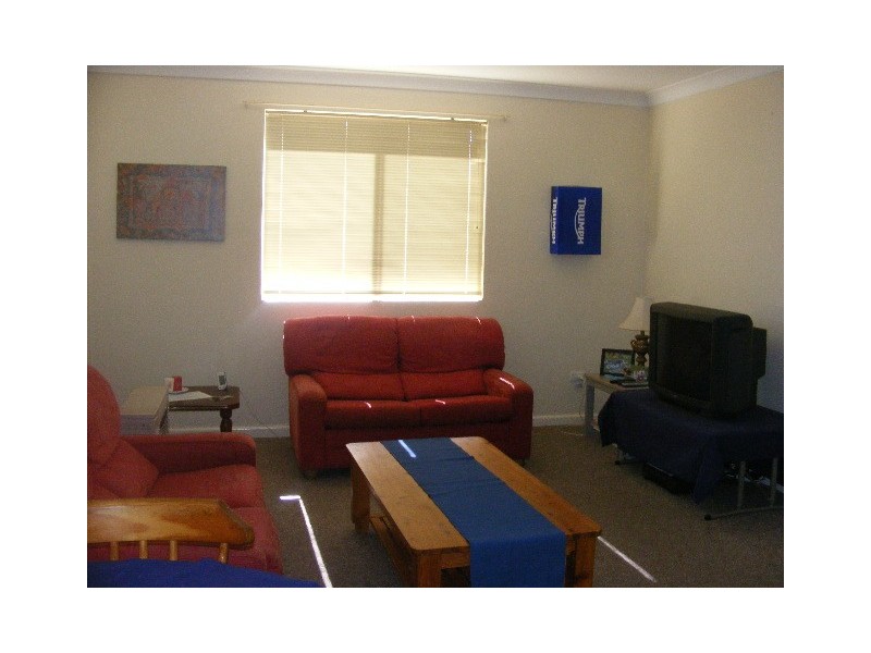 1/36 Seymour, Bathurst NSW 2795