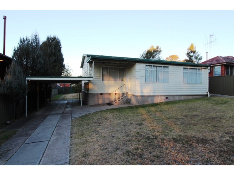 10 Esrom Street, West Bathurst NSW 2795