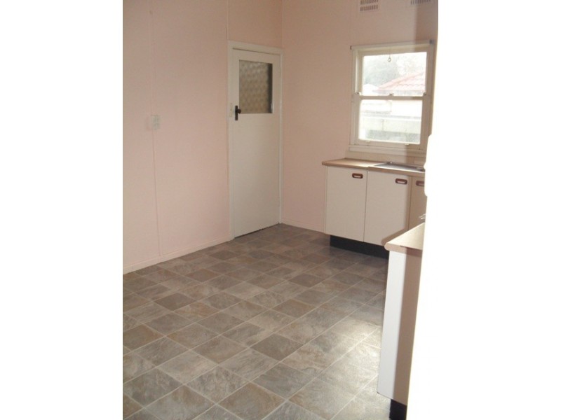 8 McKenzie Place, Bathurst NSW 2795