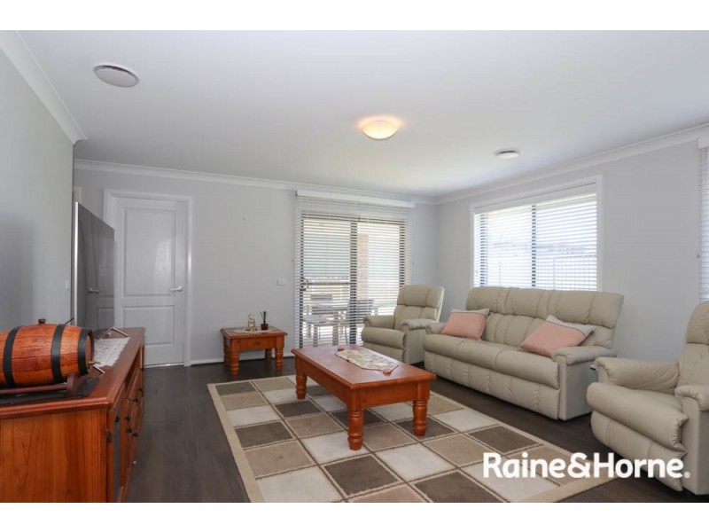 10 Grimes Street, Windradyne NSW 2795